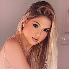 Mari Fernandes por Reprodução