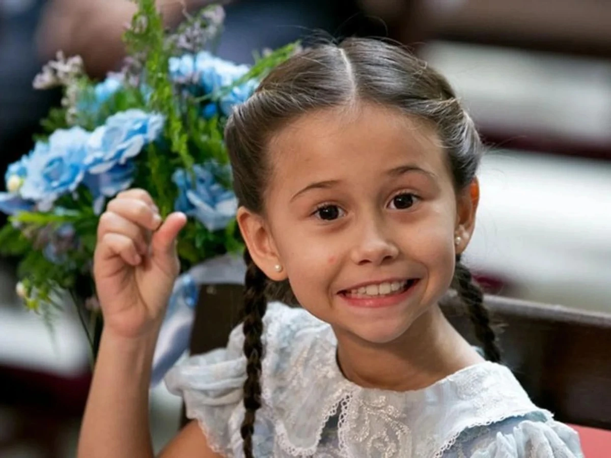 Nathália Costa (Alice) em 'Êta Mundo Bom!' por Reprodução
