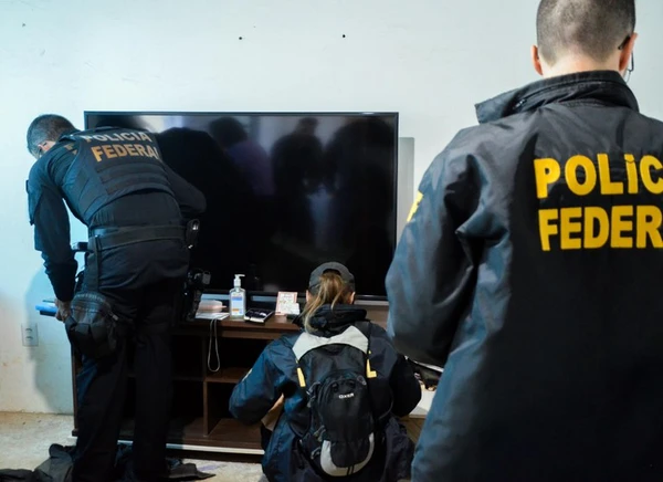 Operação da Polícia Federal contra tráfico internacional de mulheres por Divulgação