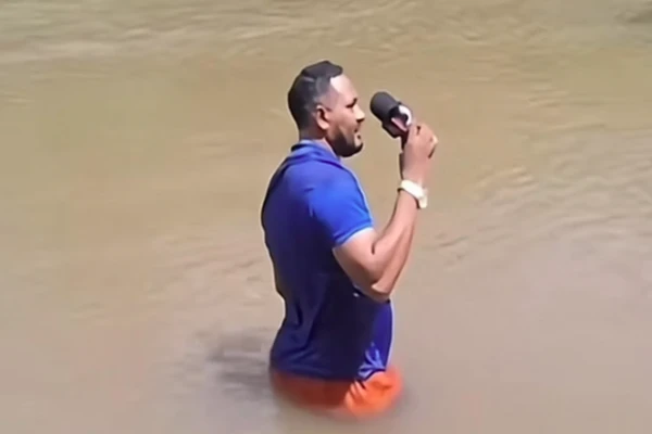 Repórtre levou um susto no momento