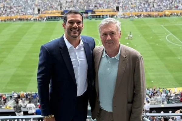 Samir Xaud e Carlo Ancelotti na final do Mundial de Clubes 