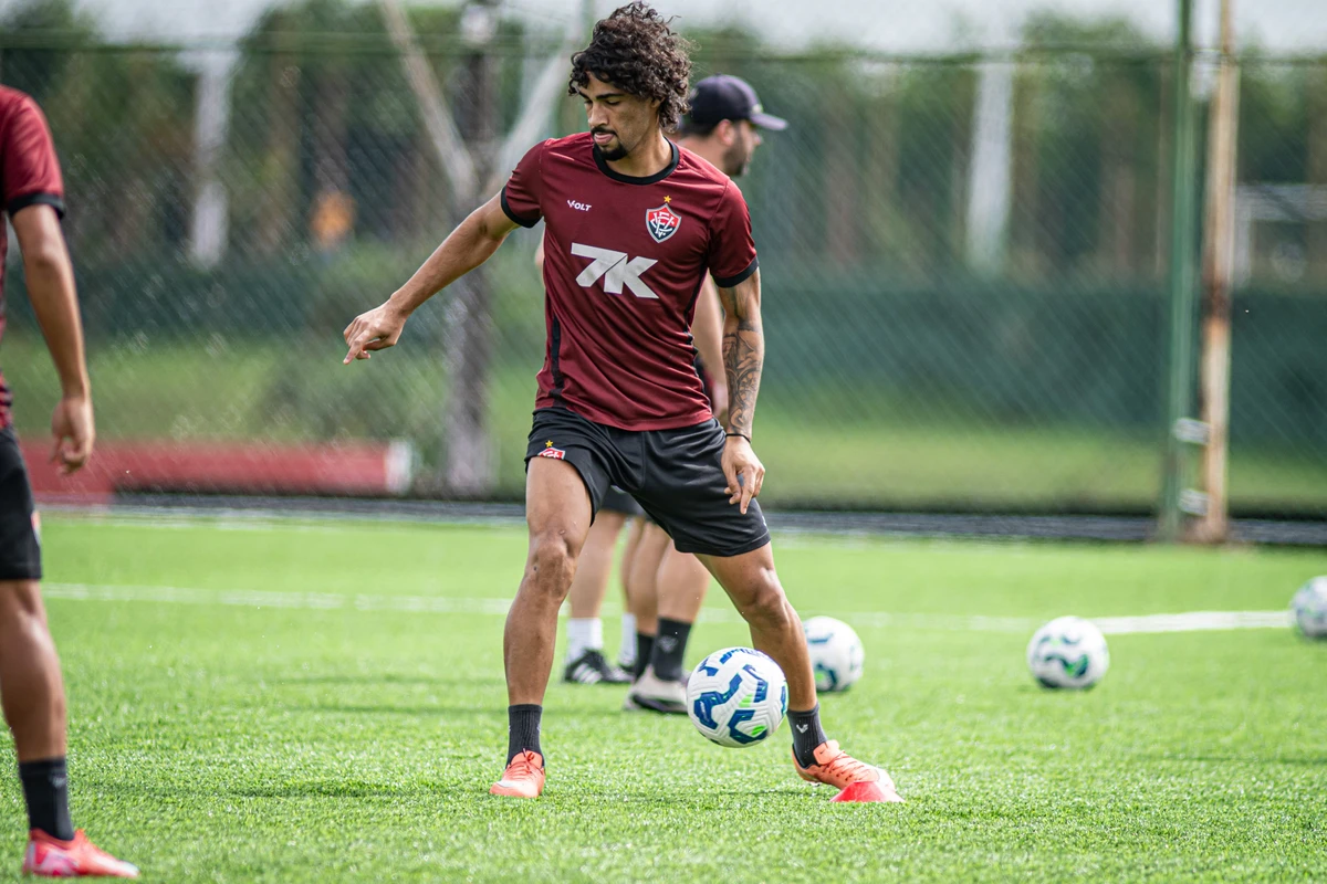 Último treino do Vitória antes de enfrentar o Botafogo  por Victor Ferreira/EC Vitória