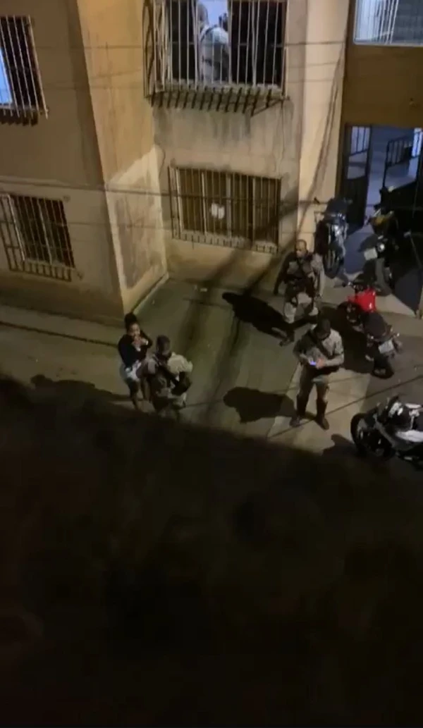 Agressor se aproximou sem que a mulher percebesse por Reprodução