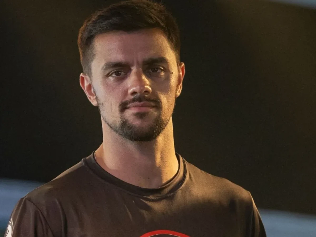 Vai ser feito por Felipe Simas por Reprodução