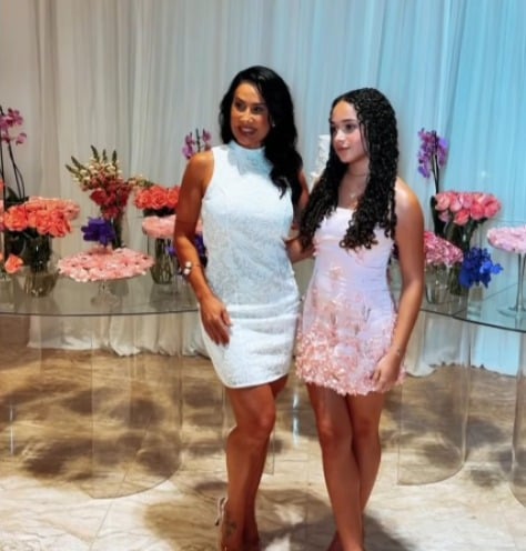 Filha de Scheila Carvalho celebra 15 anos com festa luxuosa por Reprodução/Instagram