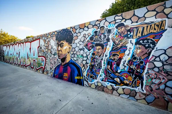  mural no bairro de Rocafonda, em Barcelona, foi erguido em homenagem ao novo camisa 10 Barça