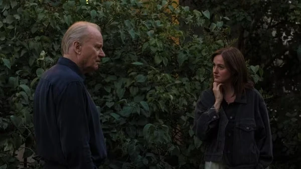 Stellan Skarsgård em "Sentimental Value" por Reprodução