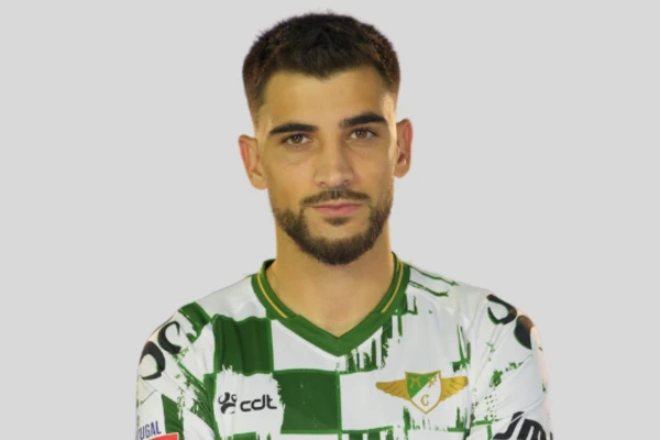 Volante português Rúben Ismael é o novo reforço do Vitória