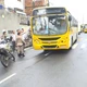 Imagem - Homem tenta assaltar ônibus, mas é morto a tiros por passageiro em Salvador