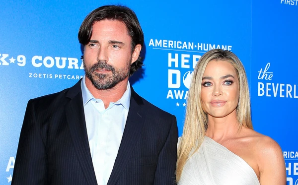 Aaron Phypers e Denise Richards