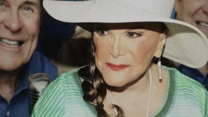 Connie Francis, voz de clássicos como "Pretty Little Baby" e "Stupid Cupid"  por Reprodução 