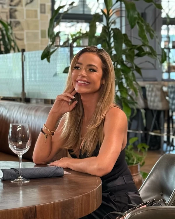 Denise Richards por Reprodução/Instagram