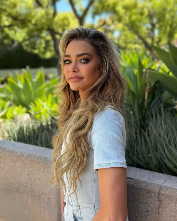 Denise Richards por Reprodução/Instagram