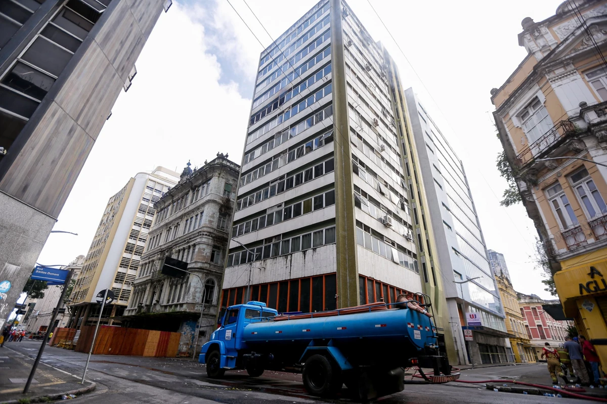 Incêndio  no Comércio por Arisson Marinho/CORREIO