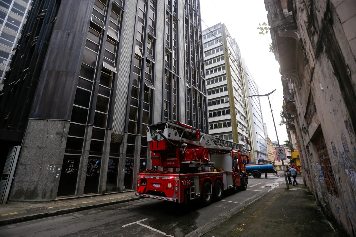 Incêndio  no Comércio por Arisson Marinho/CORREIO