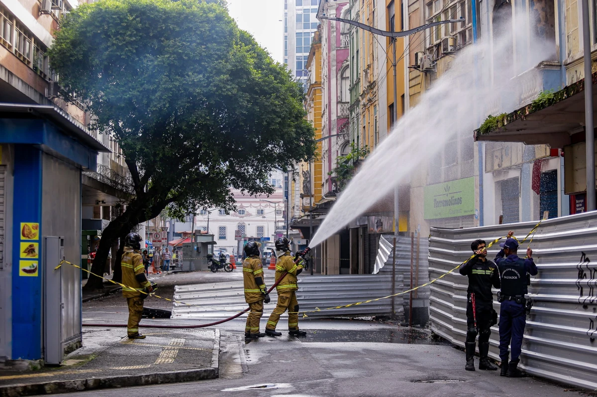 Incêndio  no Comércio por Arisson Marinho/CORREIO