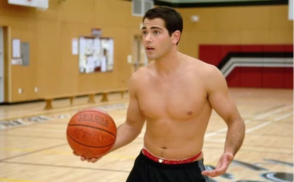 Jesse Metcalfe em Todas Contra John por Divulgação