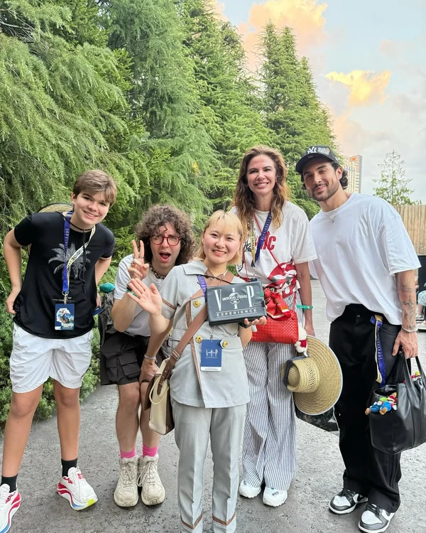 Luciana Gimenez e filhos no Japão por Reprodução/Instagram