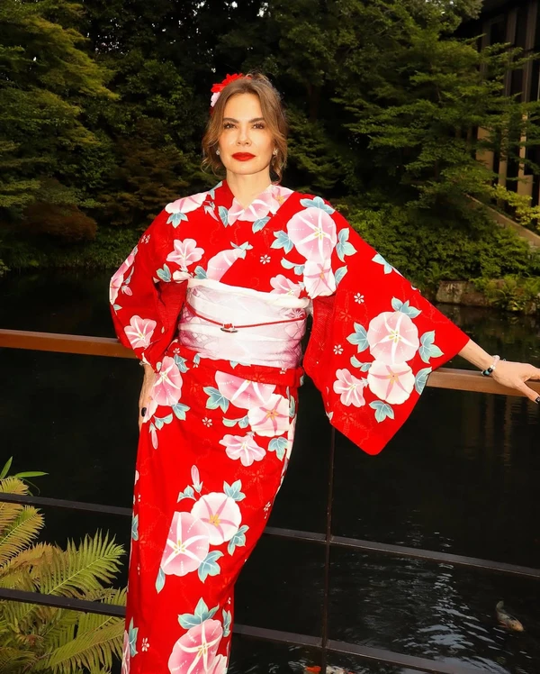 Luciana Gimenez no Japão por Reprodução/Instagram