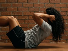 Imagem - Abdominal na parede: exercício fácil para reduzir barriga rápido