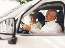 Imagem - Projeto prevê desconto de até 30% para idosos na compra de carros novos