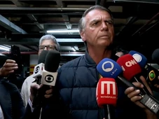 Imagem - 'Nunca abri um pen drive na vida', diz Bolsonaro sobre item achado em banheiro