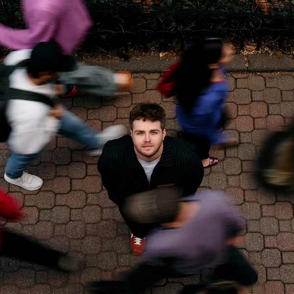 Alex Warren por Divulgação