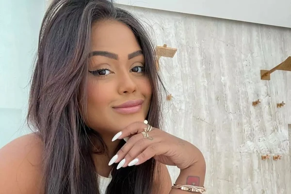 Camila Loures  por Reprodução/Redes Sociais  