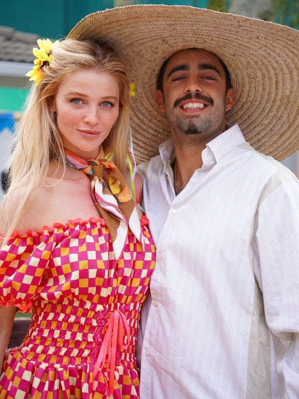 Cintia Dicker e Pedro Scooby  por Reprodução/Instagram