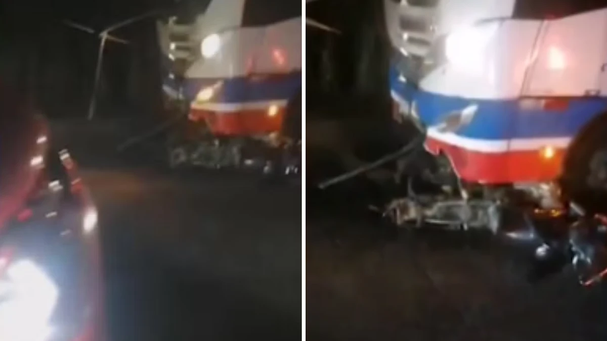 Motocicleta acabou embaixo de ônibus depois do acidente