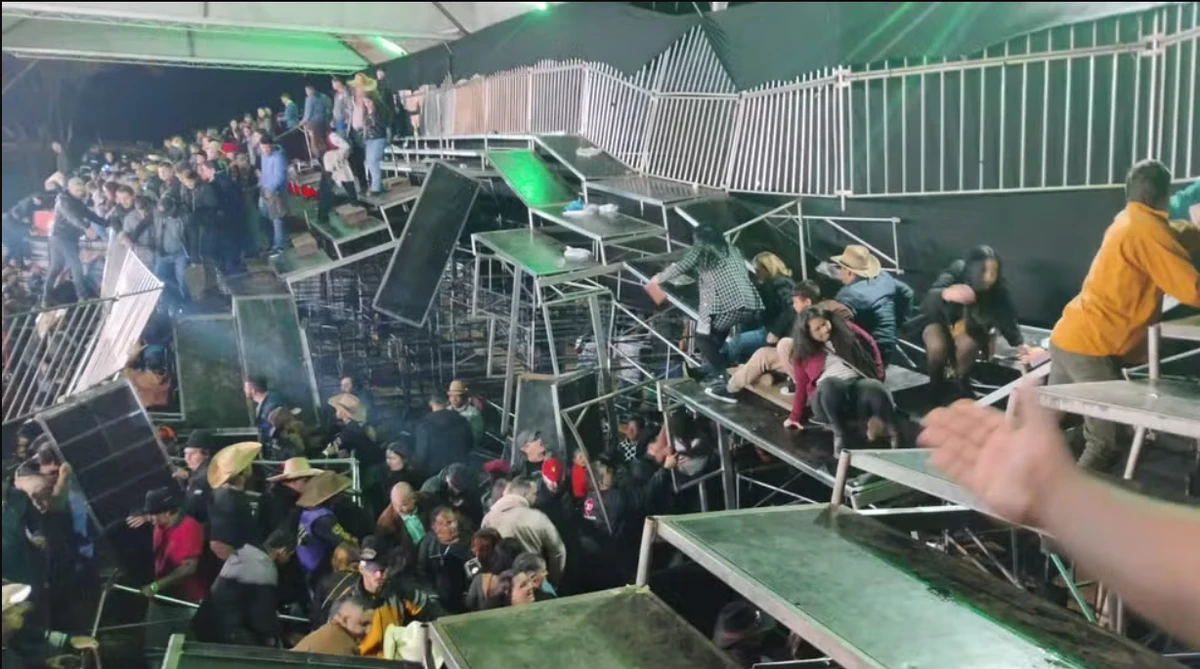 Arquibancada desabada durante rodeio em SP