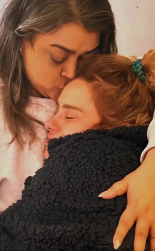 Carolina Dickmmann e Preta Gil por Reprodução