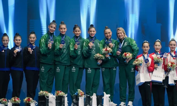 Conjunto brasileiro conquista ouro na disputa geral, o primeiro do país em Copas do Mundo