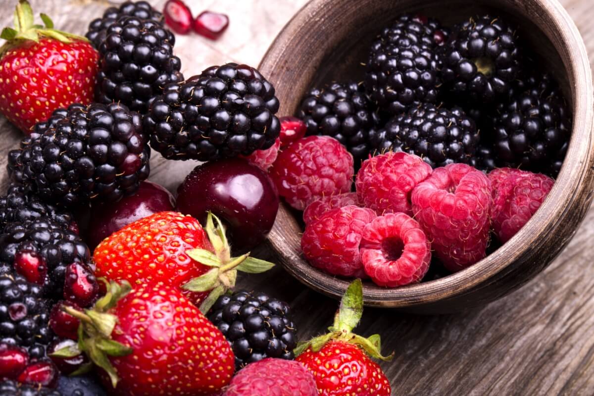 As frutas vermelhas são grandes aliadas da saúde (Imagem: Boule | Shutterstock)
