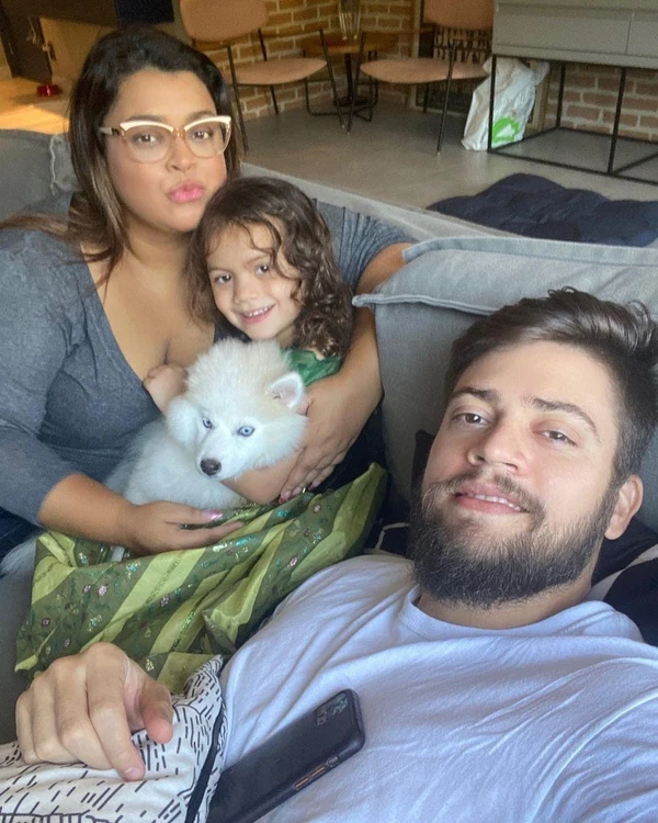 Preta Gil e a neta, Sol de Maria por Reprodução
