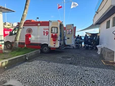 Imagem - Primeiros passageiros resgatados de catamarã passam por triagem em Salvador