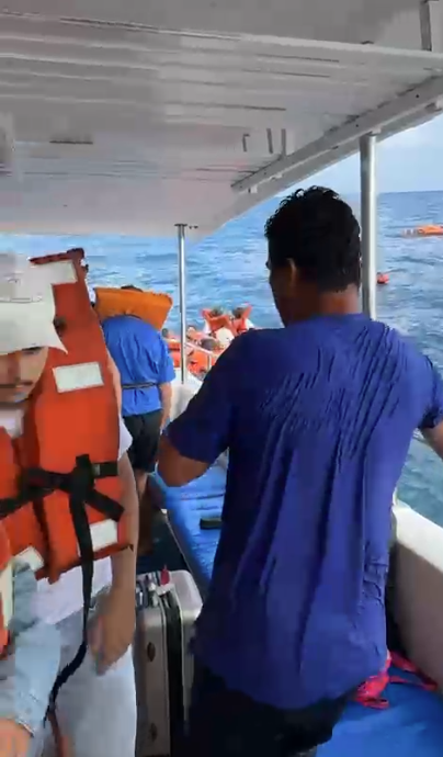 Acidente entre lancha e barco pesqueiro na Baía de Todos-os-Santos por Reprodução