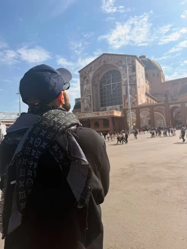 Gominho visita Aparecida antes de velório de Preta Gil por Reprodução/Instagram 