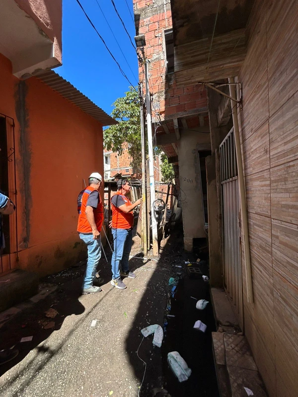 Imóvel corre risco de desabar em Salvador por Divulgação/Defesa Civil