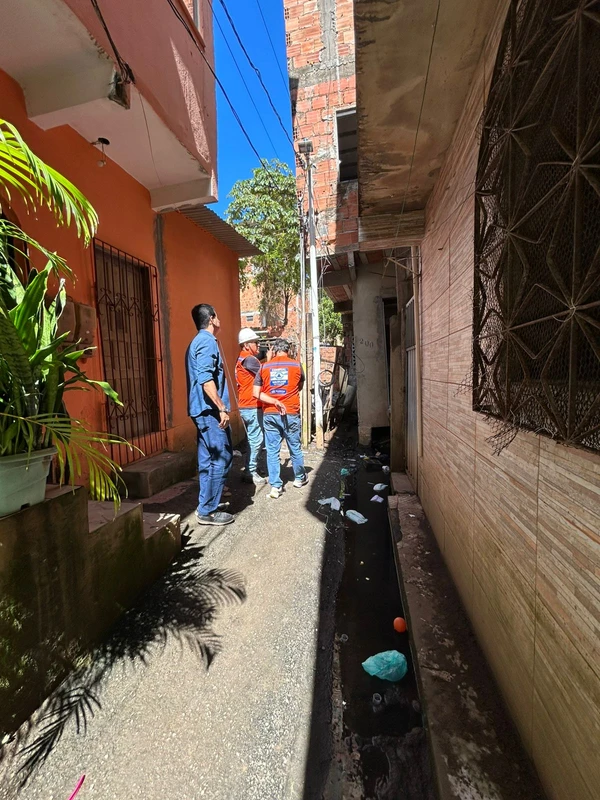 Imóvel corre risco de desabar em Salvador por Divulgação/Defesa Civil