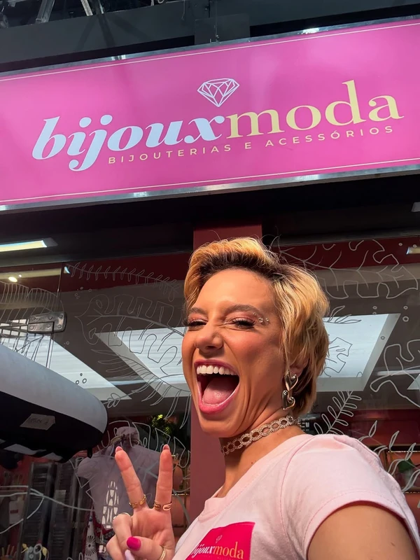 Lorena Comparato por Reprodução/Instagram