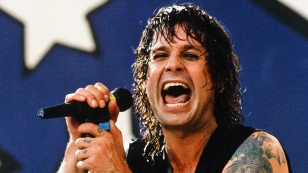 Ozzy Osbourne vocalista da banda de heavy metal Black Sabbath por Divulgação 