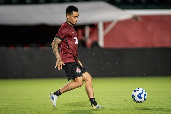 Vitória vai enfrentar o Sport nesta quarta-feira (23)