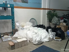 Imagem - Homem é preso após revelar 'laboratório' de drogas em Feira de Santana