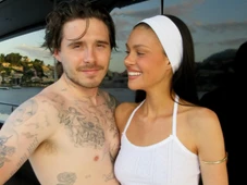 Imagem - Nora de Beckham posta foto completamente nua em banheira; veja