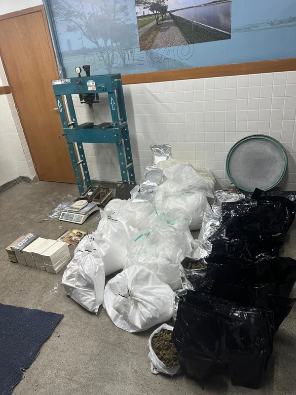 a por Batalhão de Polícia Rodoviária (BPRv)