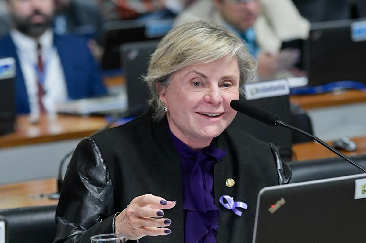 A senadora Margareth Buzetti