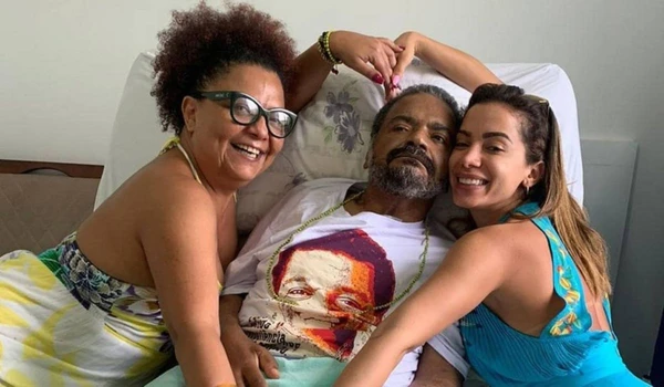 Arlindo Cruz, a esposa e Anitta por Reprodução
