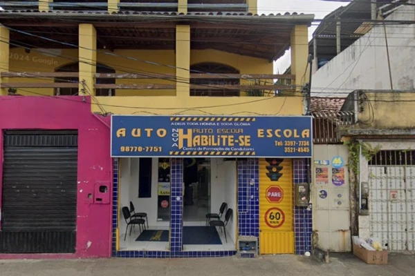 Auto Escola Nova Habilite-se: fica na Praça da Revolução, em Periperi, e cobra R$ 3.642,82 a vista | R$ 3.890 até 10x no crédito por Google