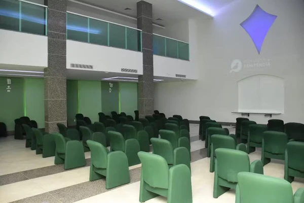 Capela ecumênica do Crematório e Cemitério da Penitência por Divulgação